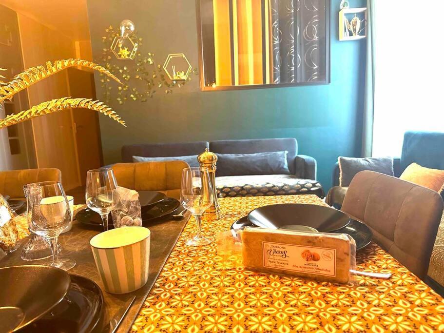 En Plein Coeur De Perpignan Le Superbe Apartment Luaran gambar